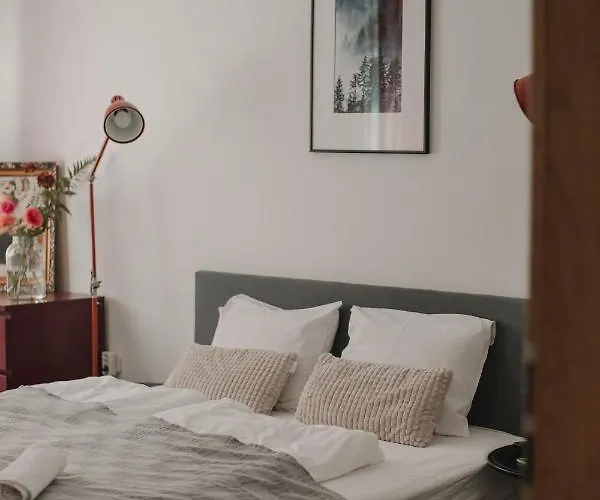 Apartment Gallery 2 *
